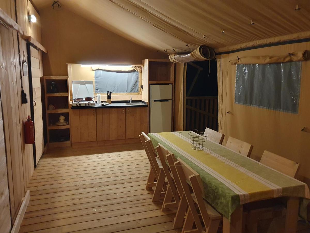 Luxury Safari Tents At Moulin Du Pommier Glamping & Camping Saulgond Buitenkant foto