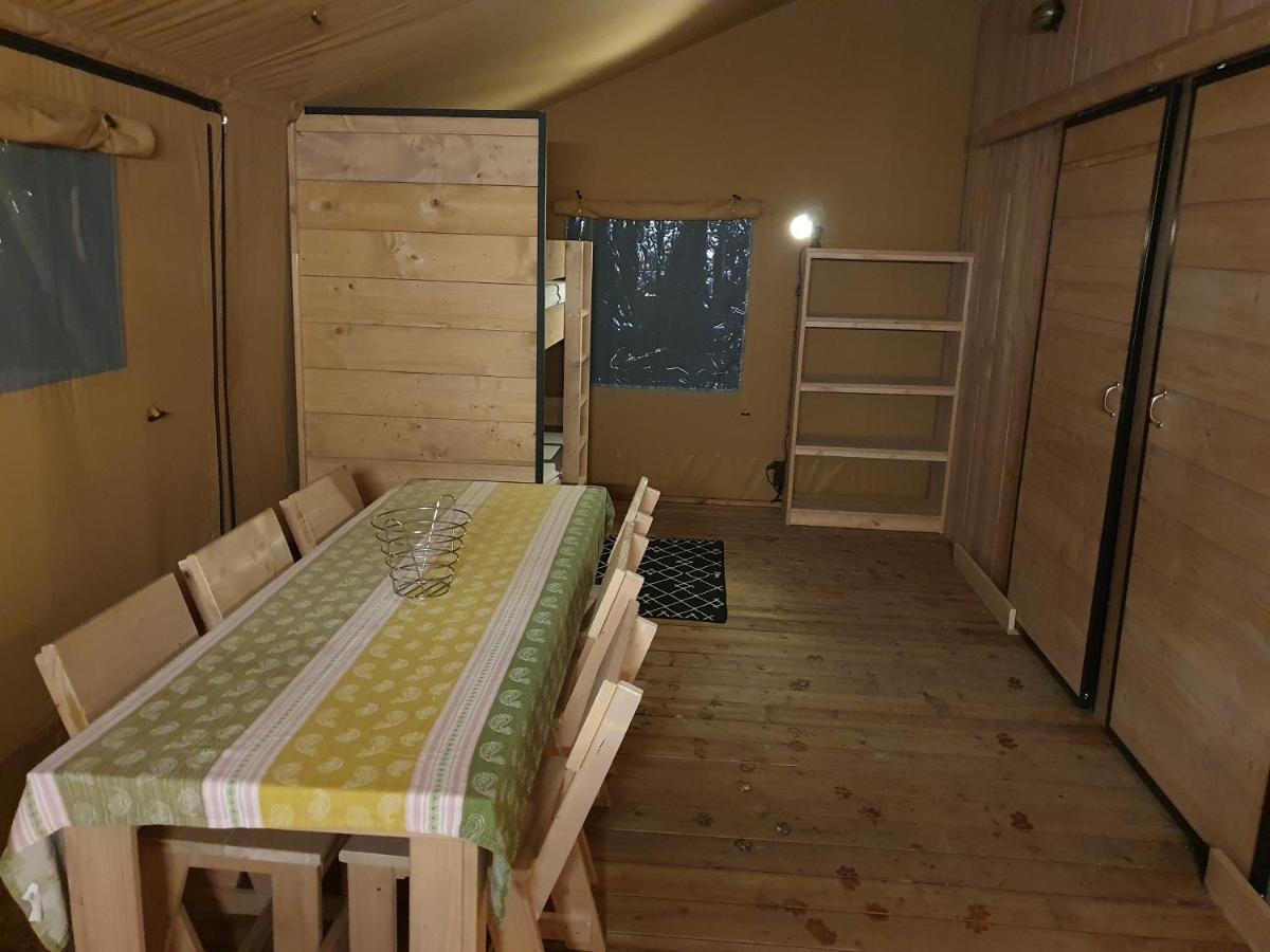 Luxury Safari Tents At Moulin Du Pommier Glamping & Camping Saulgond Buitenkant foto