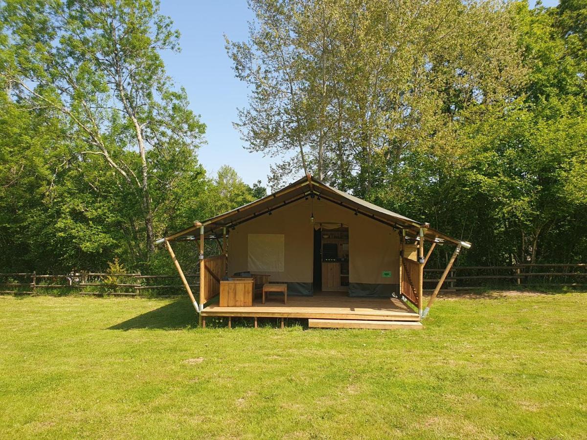 Luxury Safari Tents At Moulin Du Pommier Glamping & Camping Saulgond Buitenkant foto