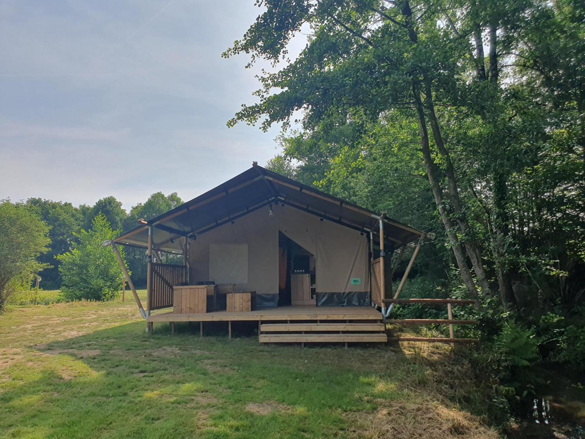 Luxury Safari Tents At Moulin Du Pommier Glamping & Camping Saulgond Buitenkant foto