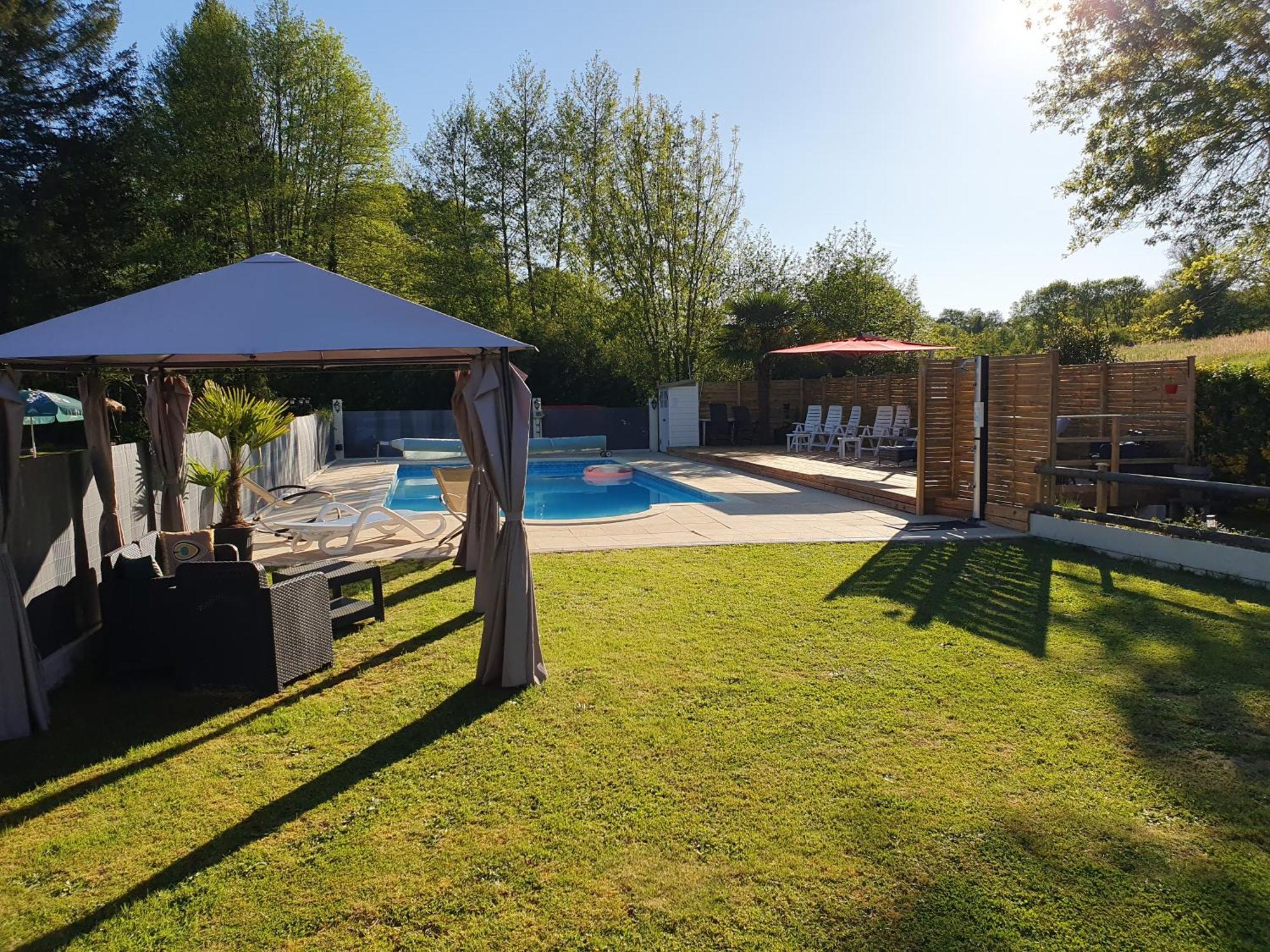 Luxury Safari Tents At Moulin Du Pommier Glamping & Camping Saulgond Buitenkant foto